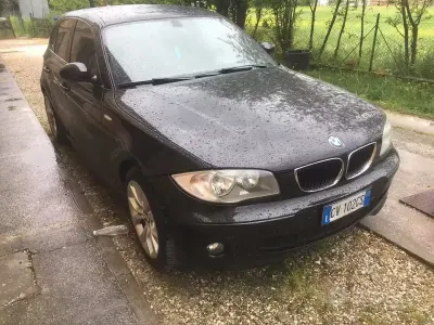 Usata BMW 118 122 CV (89 kW) 2005 Nero Utilitaria