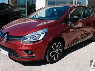 Usata Renault Clio GrandTour 110 CV (80 kW) 2018 Rosso Station wagon