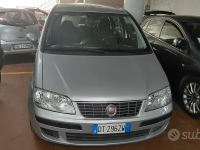 Usata Fiat Idea 80 CV (58 kW) 2008 Grigio Monovolume