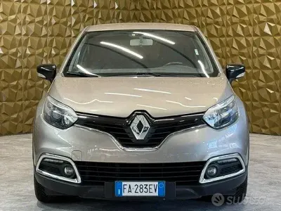 Usata Renault Captur 90 CV (66 kW) 2015 Beige SUV