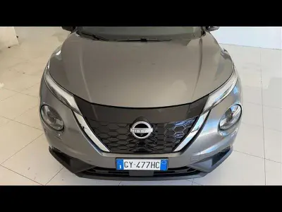 Usata Nissan Juke N-Connecta 143 CV (105 kW) 2025 Grigio chiaro SUV