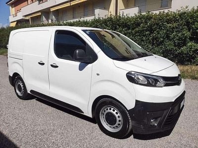 Begagnad Toyota Proace 95 HK (69 kW) 2017 Vit Minibuss