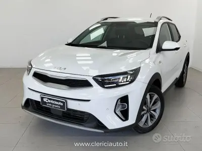 Usata Kia Stonic Urban 79 CV (58 kW) 2024 Bianco SUV