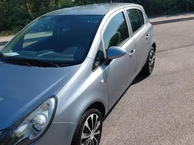 Usata Opel Corsa 80 CV (58 kW) 2009 Bluazzurro Utilitaria
