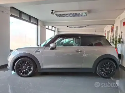 Begagnad Mini ONE Hype 102 HK (75 kW) 2019 Grå Halvkombi