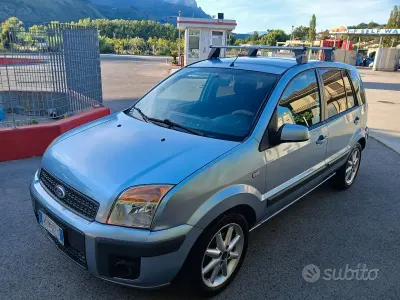 Usata Ford Fusion 68 CV (50 kW) 2006 Grigio Utilitaria