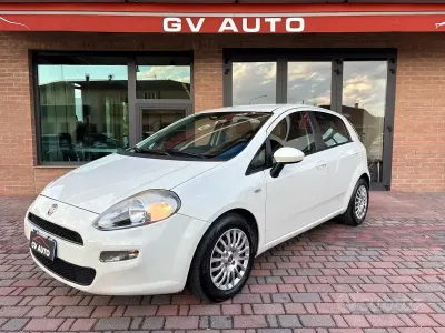 Usata Fiat Punto Lounge 75 CV (55 kW) 2014 Bianco Utilitaria