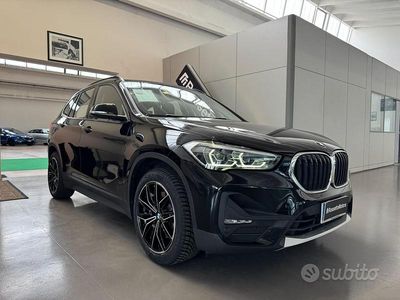 Käytetty BMW X1 Advantage 125 HP (91 kW) 2021 Musta Katumaasturi