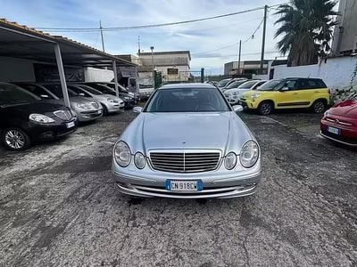 Usata Mercedes E270 Avantgarde 176 CV (129 kW) 2004 Grigio Station wagon