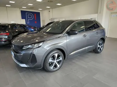Usata Peugeot 3008 Allure 131 CV (96 kW) 2023 Grigio SUV