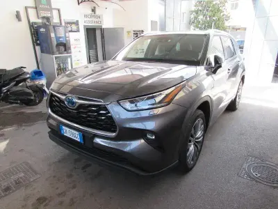Usata Toyota Highlander Lounge 190 CV (139 kW) 2022 Grigio SUV