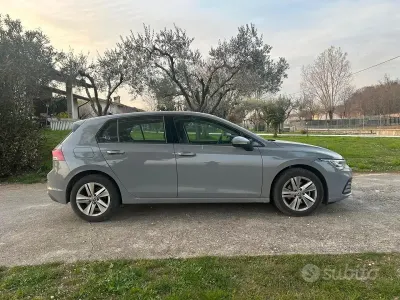 Usata VW Golf VIII 110 CV (80 kW) 2021 Berlina