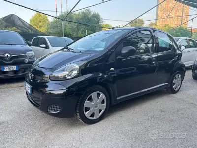 Usata Toyota Aygo Sol 68 CV (50 kW) 2010 Nero Utilitaria