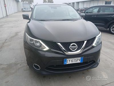 Usata Nissan Qashqai Tekna 131 CV (96 kW) 2015 Nero SUV