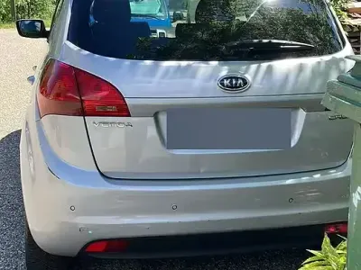 Usata Kia Venga 90 CV (66 kW) 2010 Grigio Utilitaria
