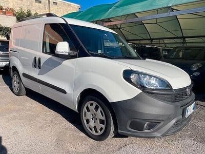 Usata Fiat Doblò S 120 CV (88 kW) 2019 Bianco Monovolume