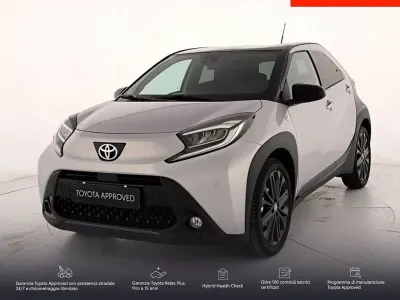 Usata Toyota Aygo X Edition 72 CV (52 kW) 2025 Argento SUV