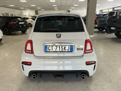 Usata Abarth 595 Pista 165 CV (121 kW) 2022 Grigio Utilitaria