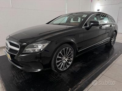 Nero metallizzato Usata 2015 Mercedes CLS350 Shooting Brake Premium Station wagon | 19.470 €