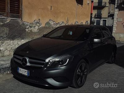 Käytetty Mercedes A200 136 HP (100 kW) 2013 Harmaa Sedan
