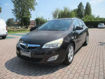 Usata Opel Astra 125 CV (91 kW) 2012 Marrone Station wagon