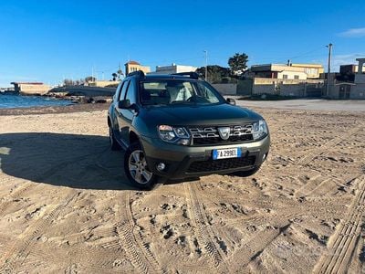 Usata Dacia Duster Lauréate 105 CV (77 kW) 2015 Verde SUV