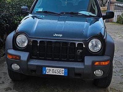 Usata Jeep Cherokee 143 CV (105 kW) 2004 Nero SUV