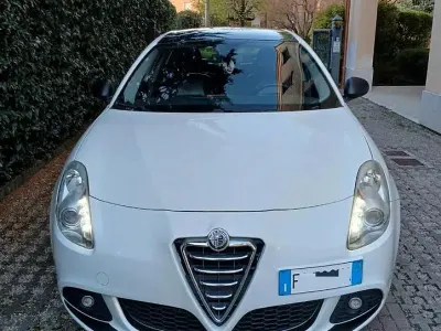 Usata Alfa Romeo Giulietta 120 CV (88 kW) 2012 Bianco Utilitaria