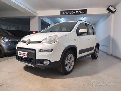 Usata Fiat Panda 4x4 S 95 CV (69 kW) 2016 Bianco Utilitaria
