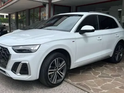 Usata Audi Q5 S-line plus 204 CV (150 kW) 2023 Bianco ghiaccio metallizzato SUV