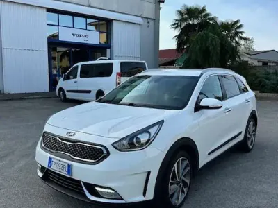 Usata Kia Niro Style 105 CV (77 kW) 2018 Bianco SUV