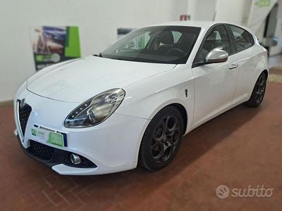 Usata Alfa Romeo Giulietta Super 120 CV (88 kW) 2019 Bianco Utilitaria