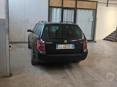 Usata VW Passat 75 CV (55 kW) 2003 Nero Station wagon