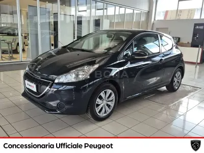 Usata Peugeot 208 Active 68 CV (50 kW) 2015 Nero Utilitaria