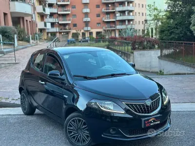 Usata Lancia Ypsilon Gold 69 CV (50 kW) 2021 Nero Utilitaria