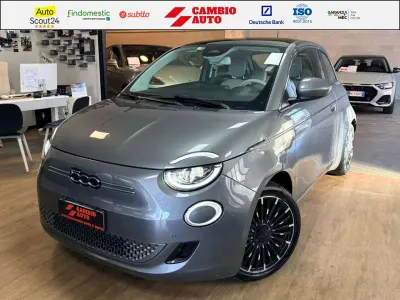 Usata Fiat 500e La Prima 42 kW (58 CV) 2021 Grigio Utilitaria