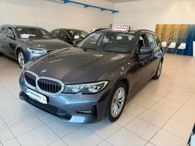 Usata BMW 320e Advantage 190 CV (139 kW) 2020 Grigio Station wagon