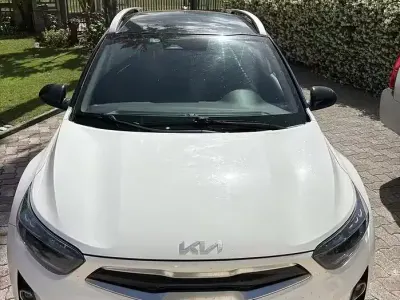 Usata Kia Stonic 100 CV (73 kW) 2022 Bianco SUV