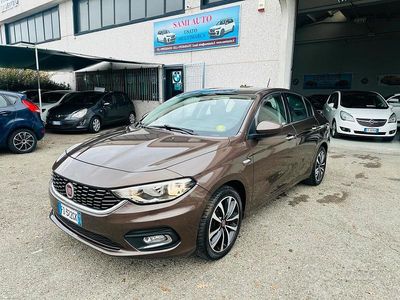 Usata Fiat Tipo Lounge 120 CV (88 kW) 2016 Marrone Berlina