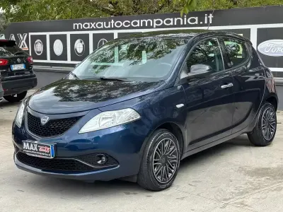 Usado Lancia Ypsilon 69 HP (50 kW) 2018 Azul Citadino