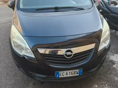 Usata Opel Meriva 110 CV (80 kW) 2011 Nero Monovolume