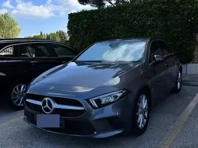 Usata Mercedes A180 116 CV (85 kW) 2020 Grigio Berlina