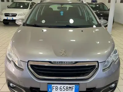 Usata Peugeot 2008 Allure 82 CV (60 kW) 2016 Grigio SUV
