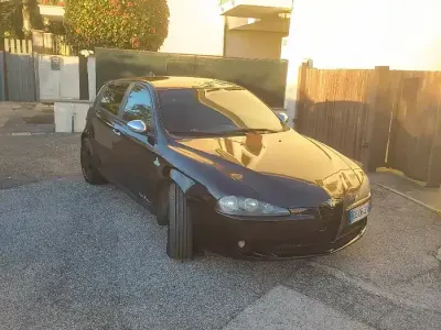 Usata Alfa Romeo 147 105 CV (77 kW) 2008 Nero Utilitaria