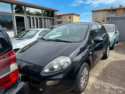 Usata Fiat Grande Punto 77 CV (56 kW) 2010 Nero Utilitaria