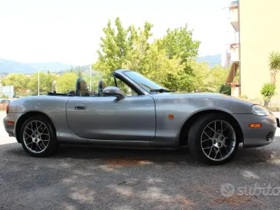 Usata Mazda MX5 146 CV (107 kW) 2004 Cabrio