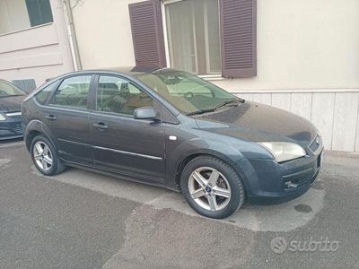Usata Ford Focus 90 CV (66 kW) 2007 Grigio Berlina