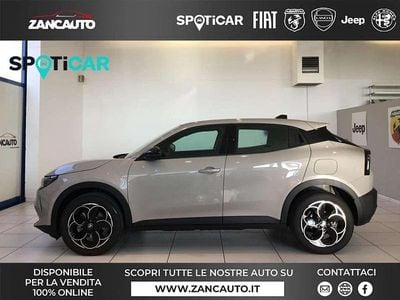 Usata Alfa Romeo Junior 114 kW (156 CV) 2025 Beige SUV