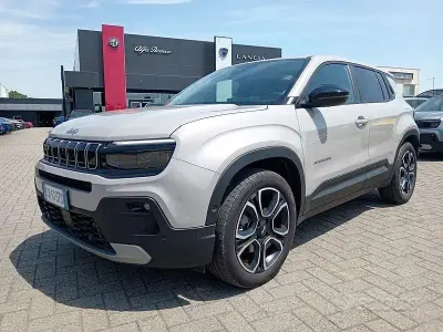 Usata Jeep Avenger EV Summit 114 kW (156 CV) 2025 Beige SUV