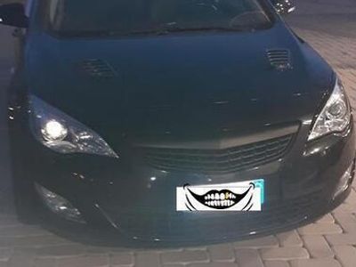 Usata Opel Astra 125 CV (91 kW) 2013 Nero Berlina